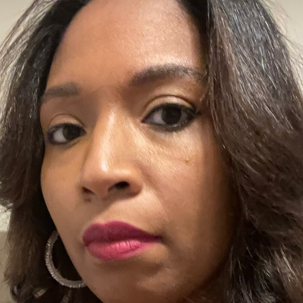 Meet your Posher, Monica